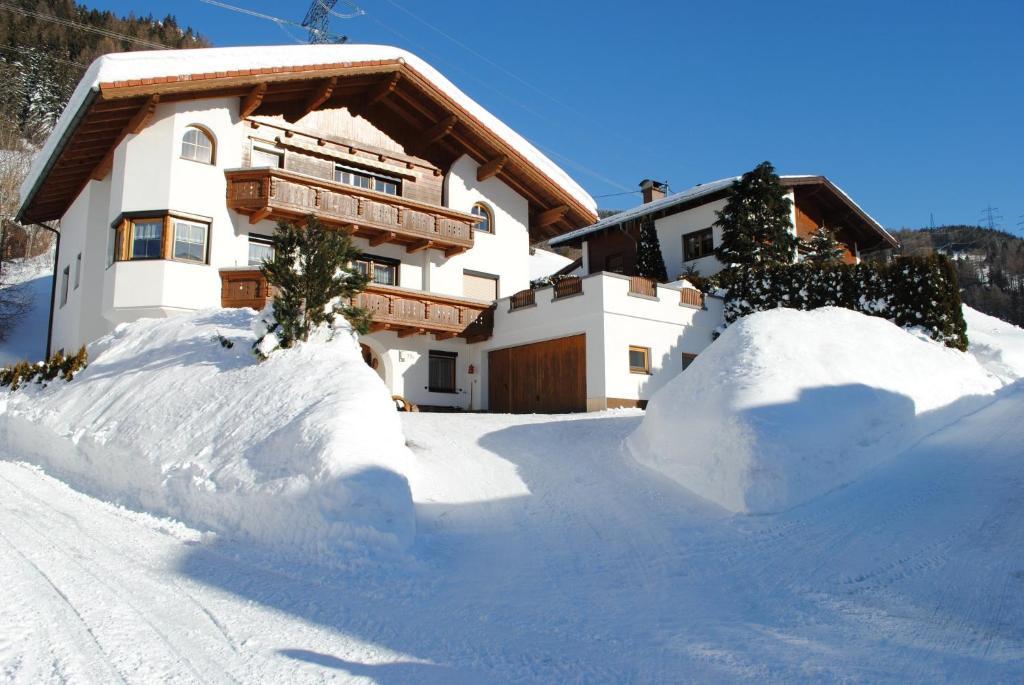 Apartment Maierhof Флирш Екстериор снимка